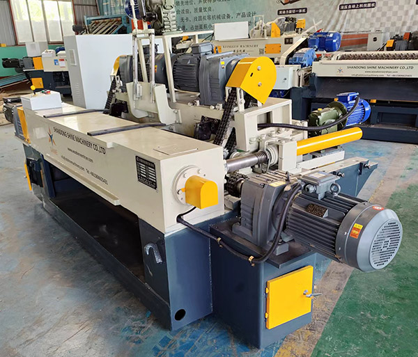 Spindleless peeling machines