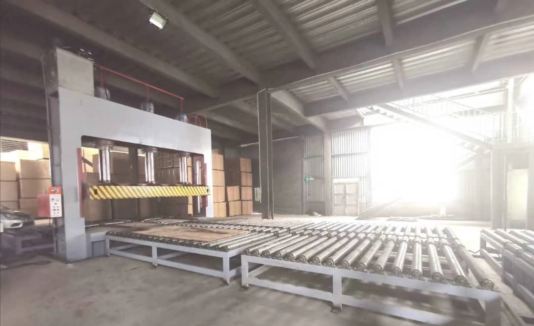 Cold press for plywood