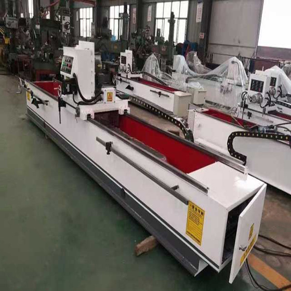 Knife sharpening machine for plywood making
