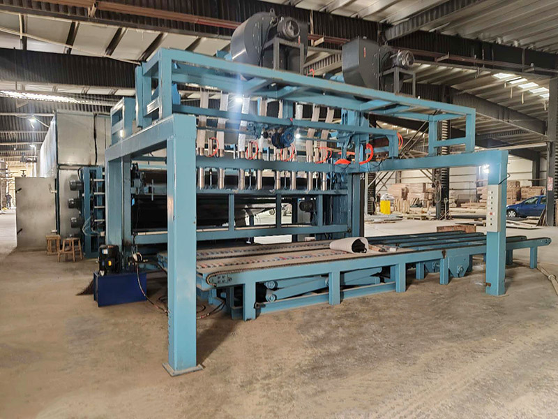 Roller veneer dryer