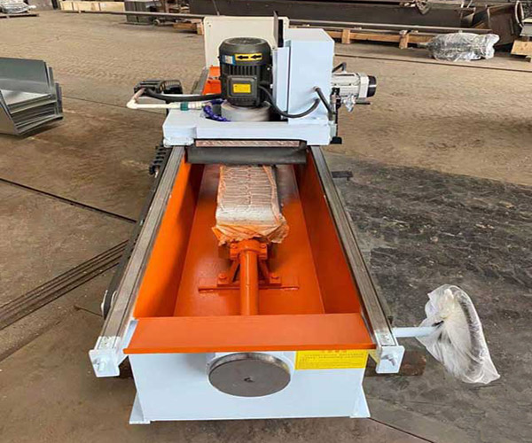 Knife sharpening machine